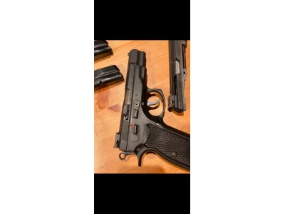 Pistola CZ 85 Combat