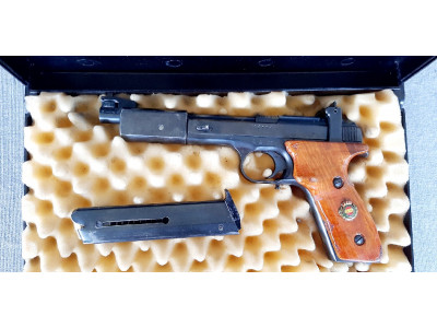 Pistola de competición. Marca rusa vostok