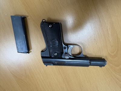 Pistola marca Astra 3000