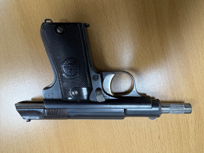 Pistola marca Astra 3000