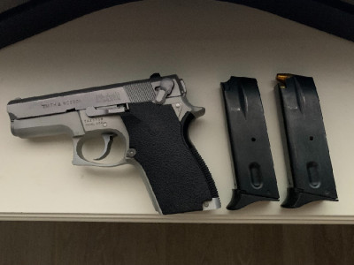 Pistola Smith & Benson 9 mm modelo 669