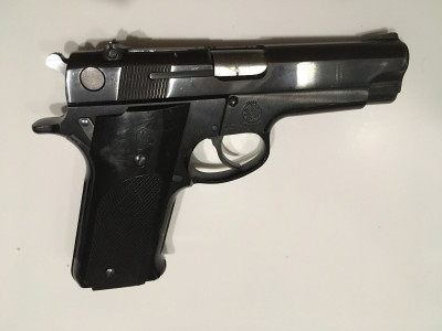 Pistola Smith & Wesson modelo 59