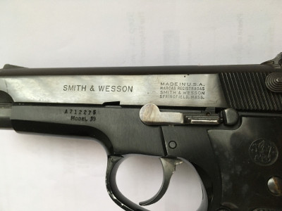 Pistola Smith & Wesson modelo 59
