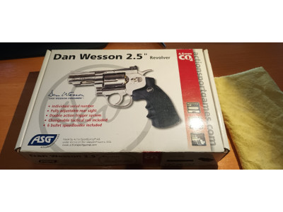 Revólver Dan Wesson 2.5", silver