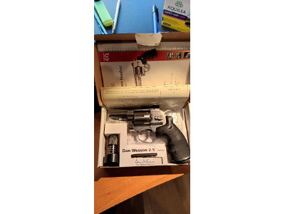 Revólver Dan Wesson 2.5", silver