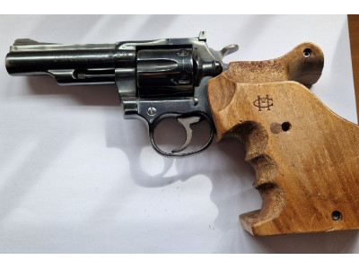 Revolver Colt Trooper III