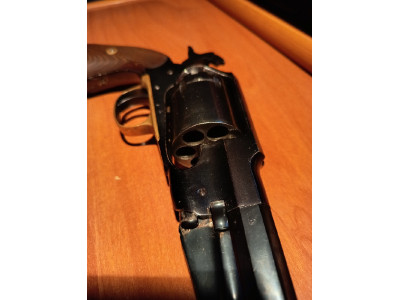 Revolver Santa Barbara