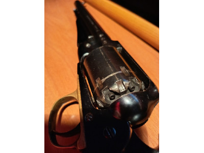 Revolver Santa Barbara