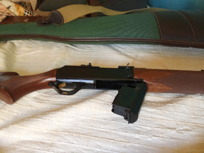 RIFLE  SEMIAUTOMATICO  BROWNING MK II SAFARI 7 mm. Rem. Mag.