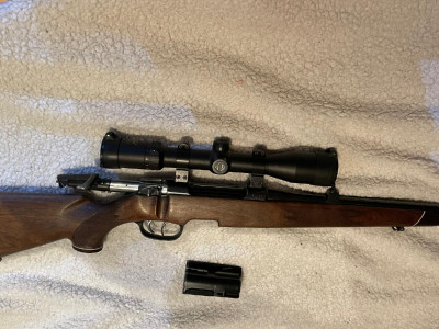 Rifle con visor impecable