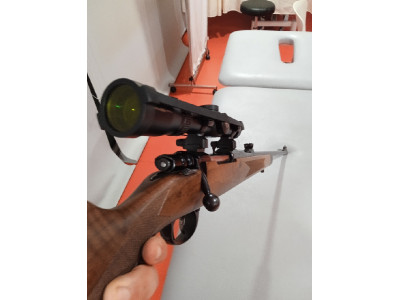 Rifle CZ.  M 70.  7 mm Rem Mag