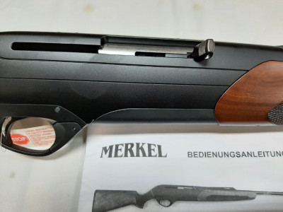 Rifle semiautomático marca Merkel