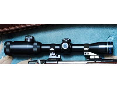 RifleCZECH CZ 550 calibre 30-06 Visor HAKKO 1,5 x 8 x 32 JA