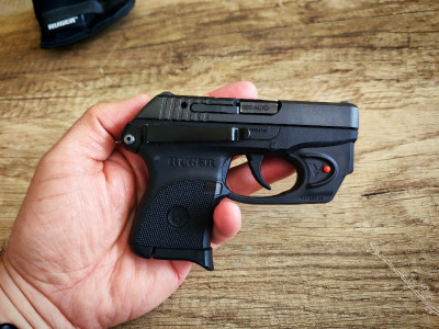 Ruger LCP .380 con láser Viridian
