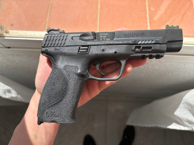 Se vende smith&wesson M&P M2.0 Pro series