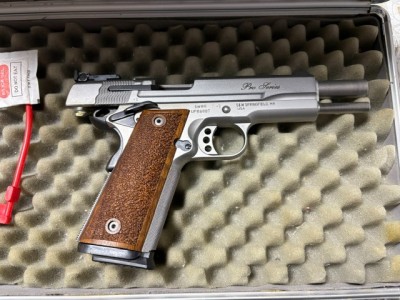 Smith & Wesson 1911 pro series 9mm
