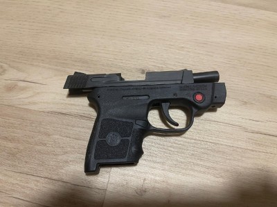 SMITH & WESSON BODYGUARD .380 LASER CRIMSON TRACE