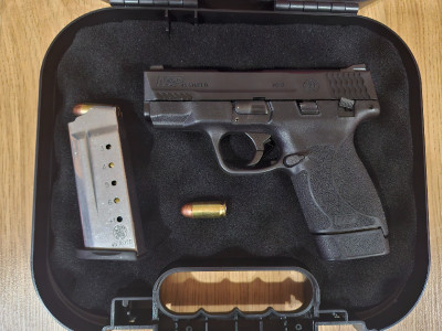 Smith & Wesson M&P Shield 2.0 45 ACP