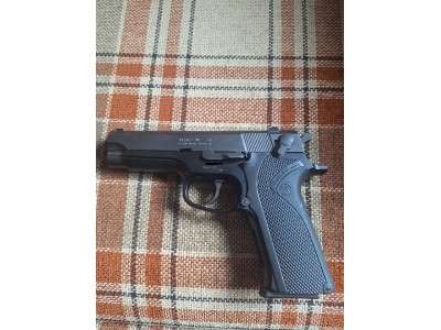 SMITH AND WESSON 9mm pb