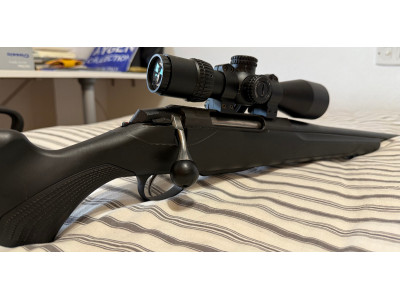 Tikka T3x Lite 30-06 con visor Vector y monturas Warne