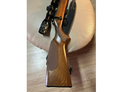 Rifle de Cerrojo CZ Calibre 17 HMR con Visor Weatherby