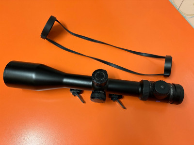 Visor zeiss v8 4.8 x35