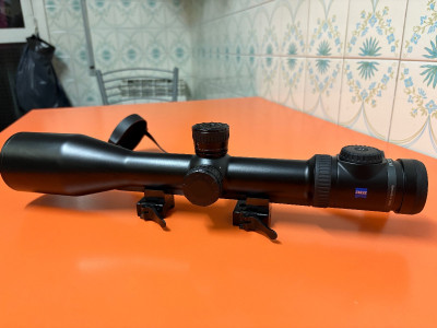 Visor zeiss v8 4.8 x35