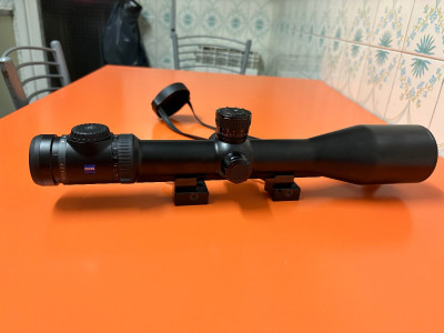 Visor zeiss v8 4.8 x35