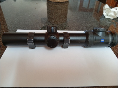 Zeiss victori v8 iluminado