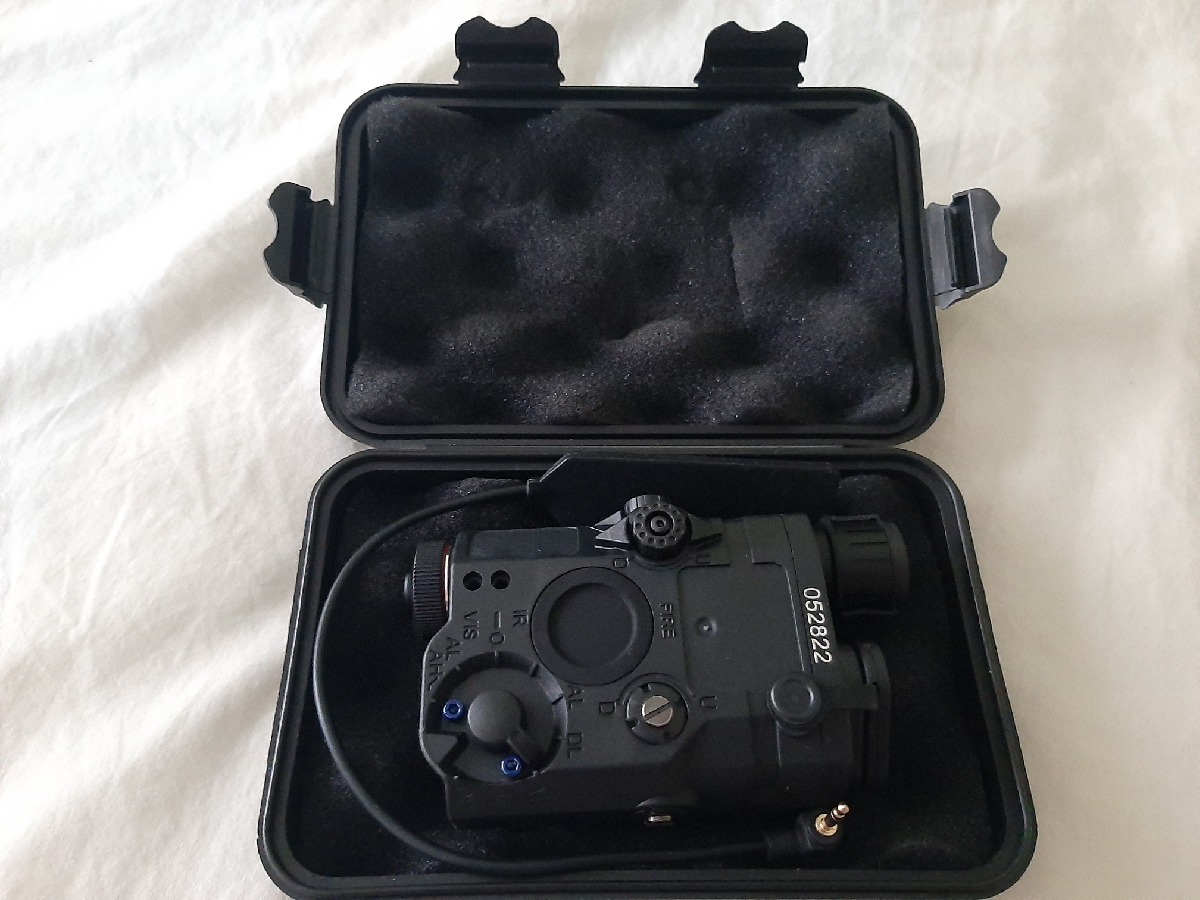 Laser rojo airsoft Wadsn AN/PEQ-15 tan