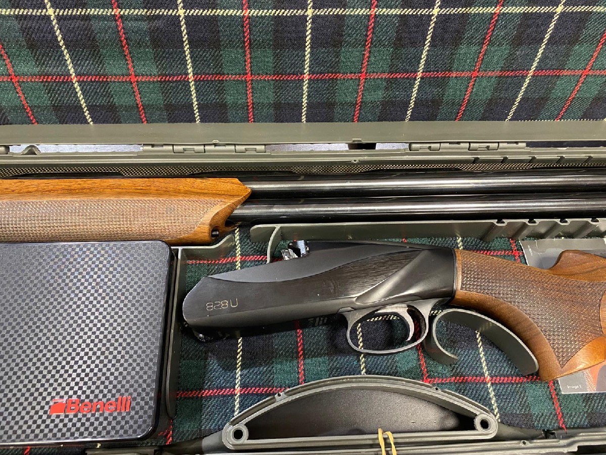 Benelli 828U Black - Escopeta de Caza