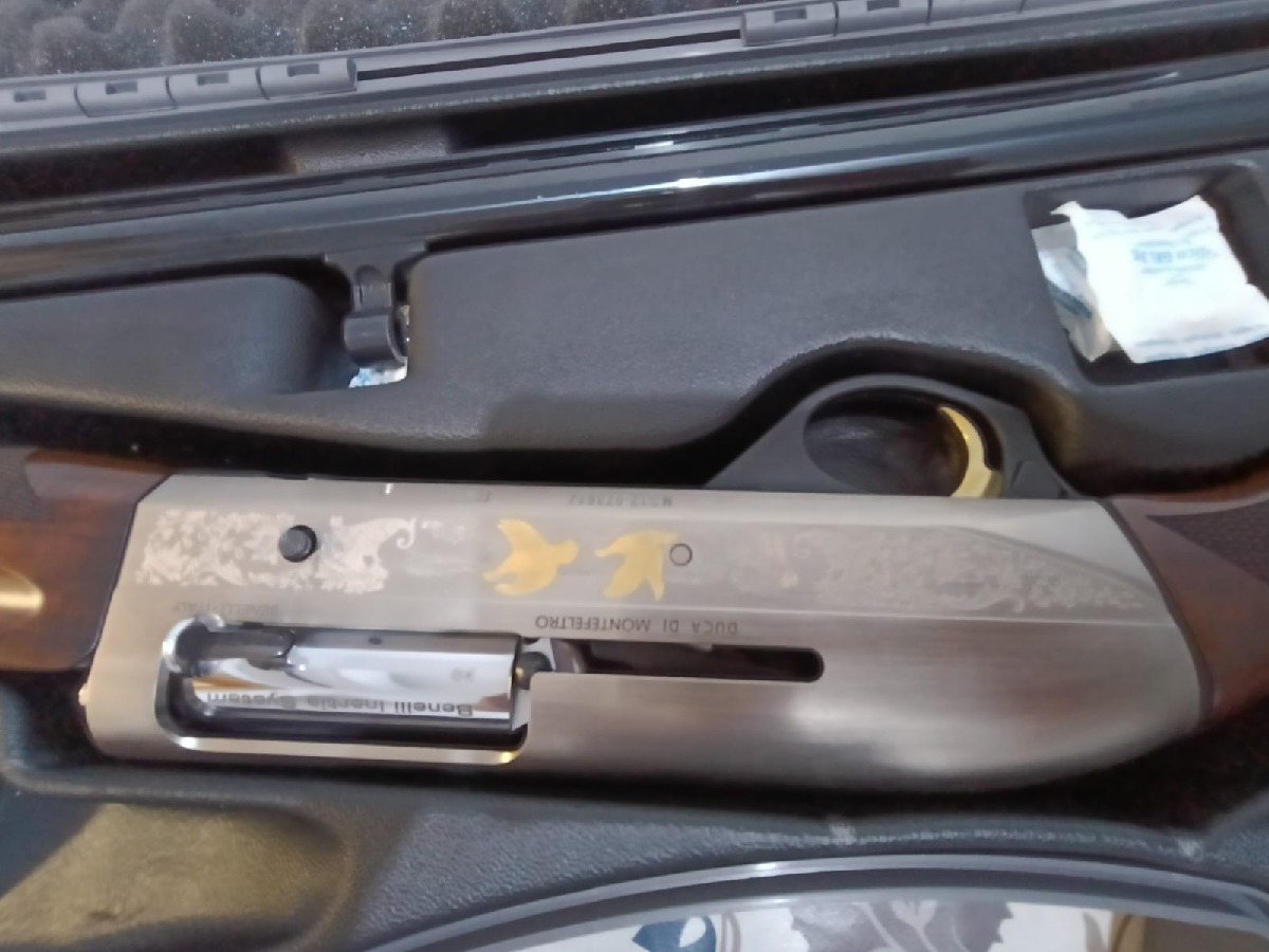 Benelli Montefeltro Silver Calibre 12