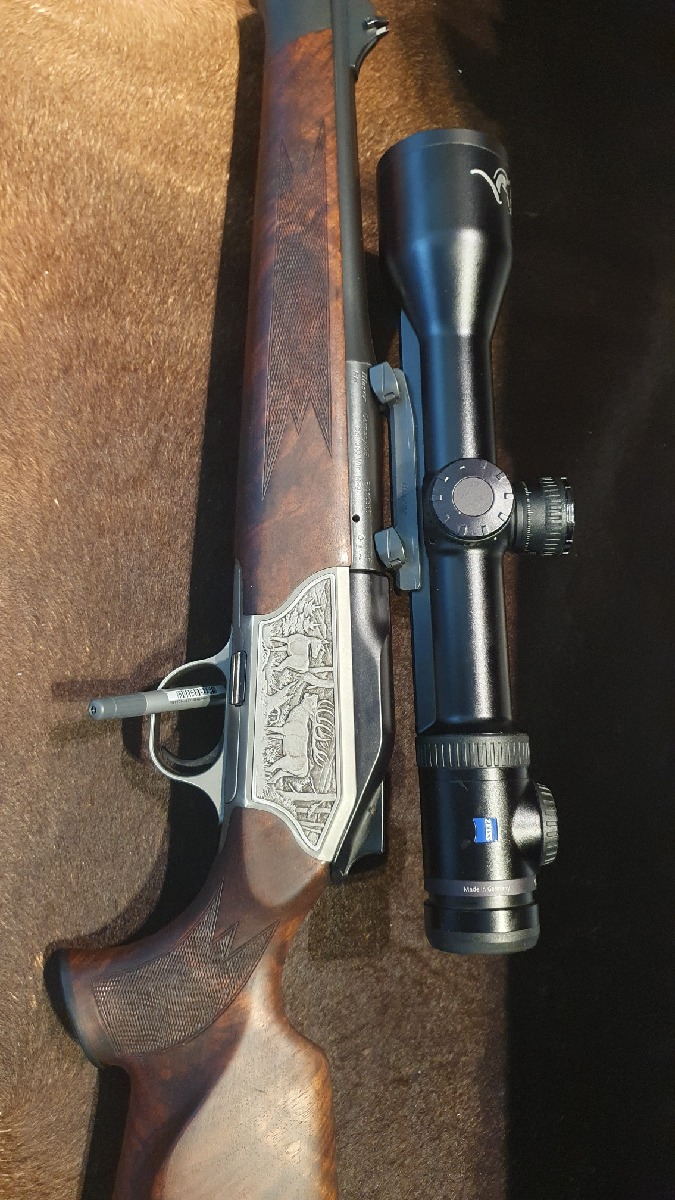 Blaser R8 luxus y zeiss V8