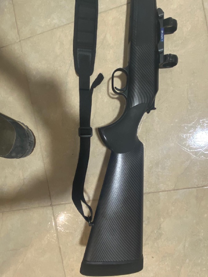 Blaser R93 30-06 con monturas