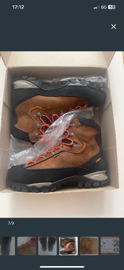 Bota de monte marca Aku talla 47