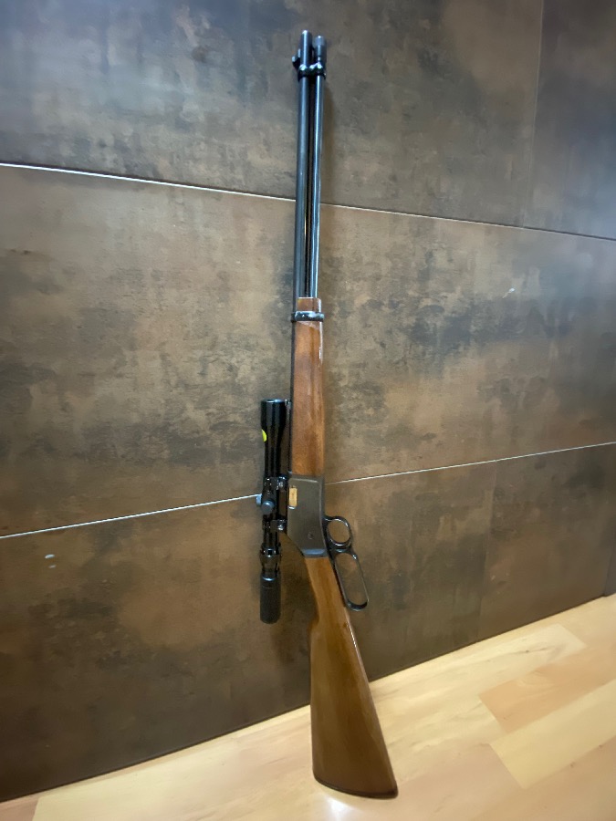 Carabina de palanca Miroku 22LR