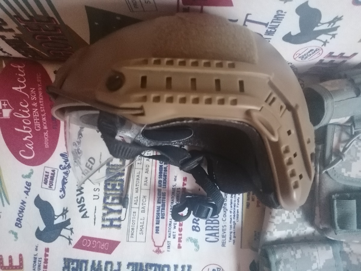 Casco y chaleco táctico para Airsoft