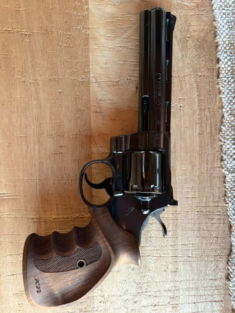 Colt Python 357 Magnum 6"
