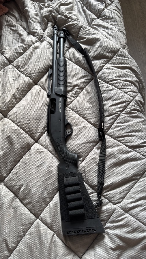 Escopeta Corredera Stinger Tactical Defender