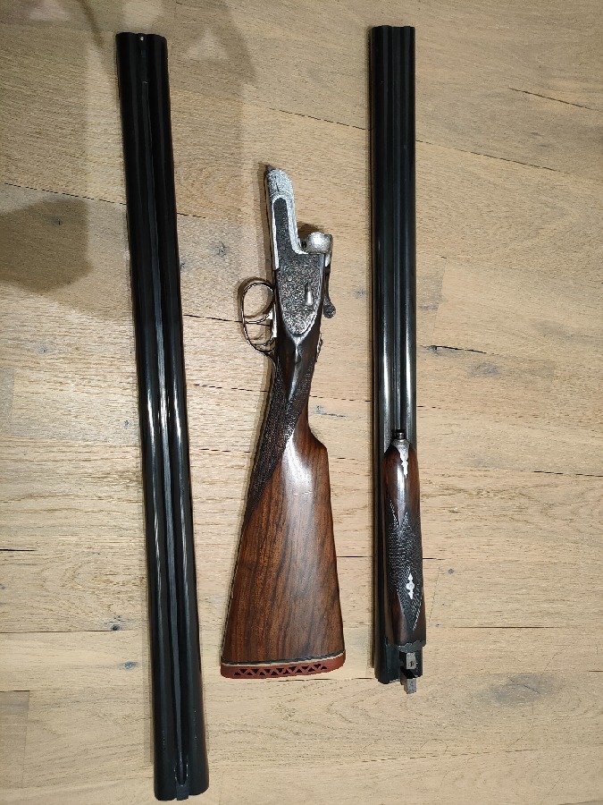 Aya con dos cañones