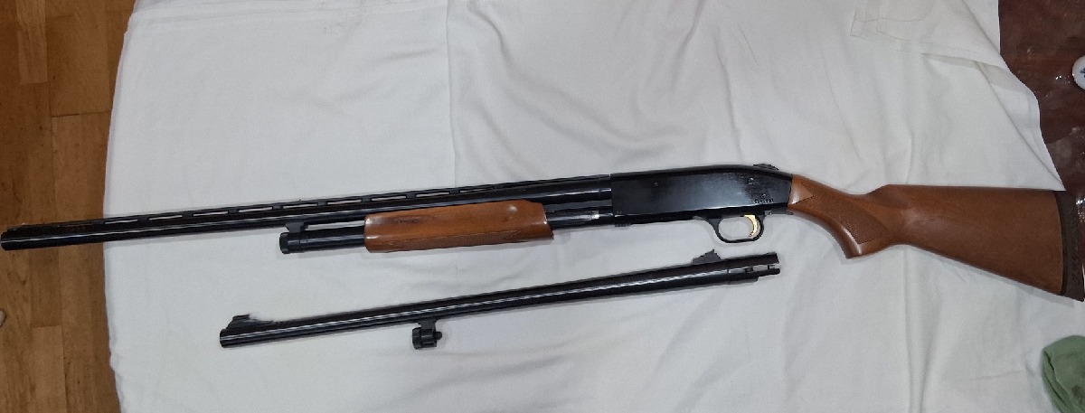 Escopeta corredera Mossberg 500 Hunting Combo