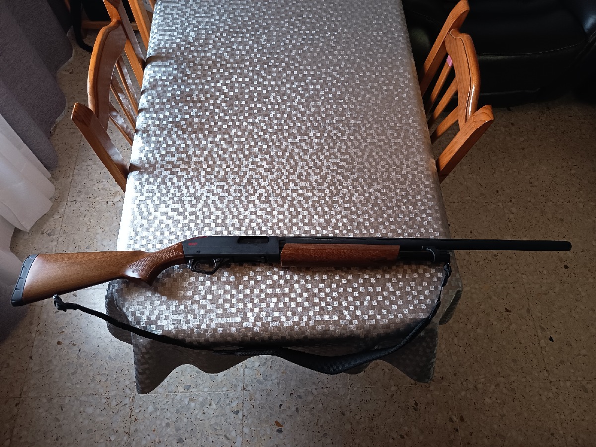 Escopeta de corredera calibre 12 Winchester SXP Field