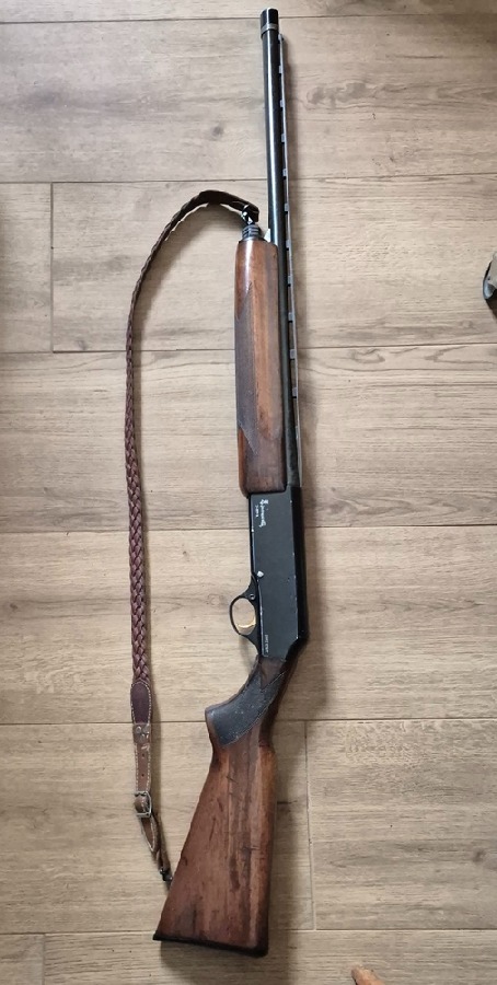 Escopeta de repetición Browning Saut