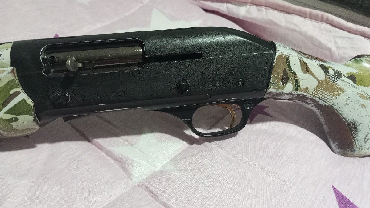 Escopeta Fabarm para zurdos