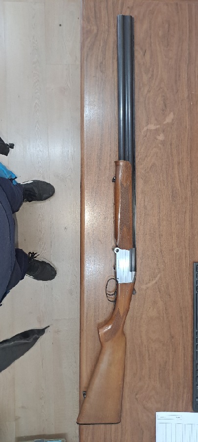 Escopeta Marca Investra Superpuesta, Calibre 12