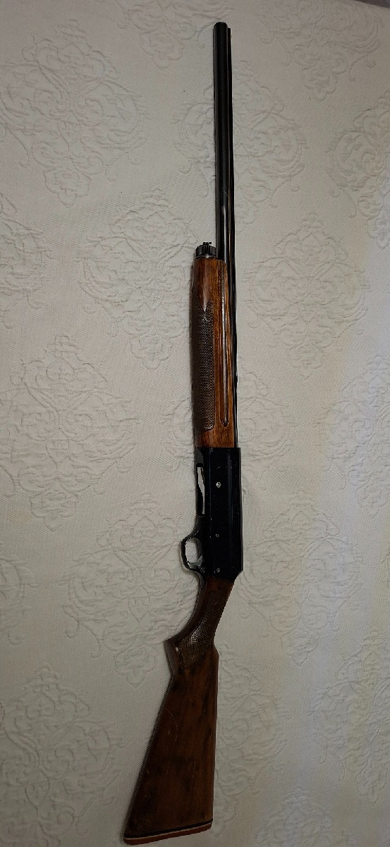 Escopeta repetidora Franchi-Llama calibre 12 muy ligera