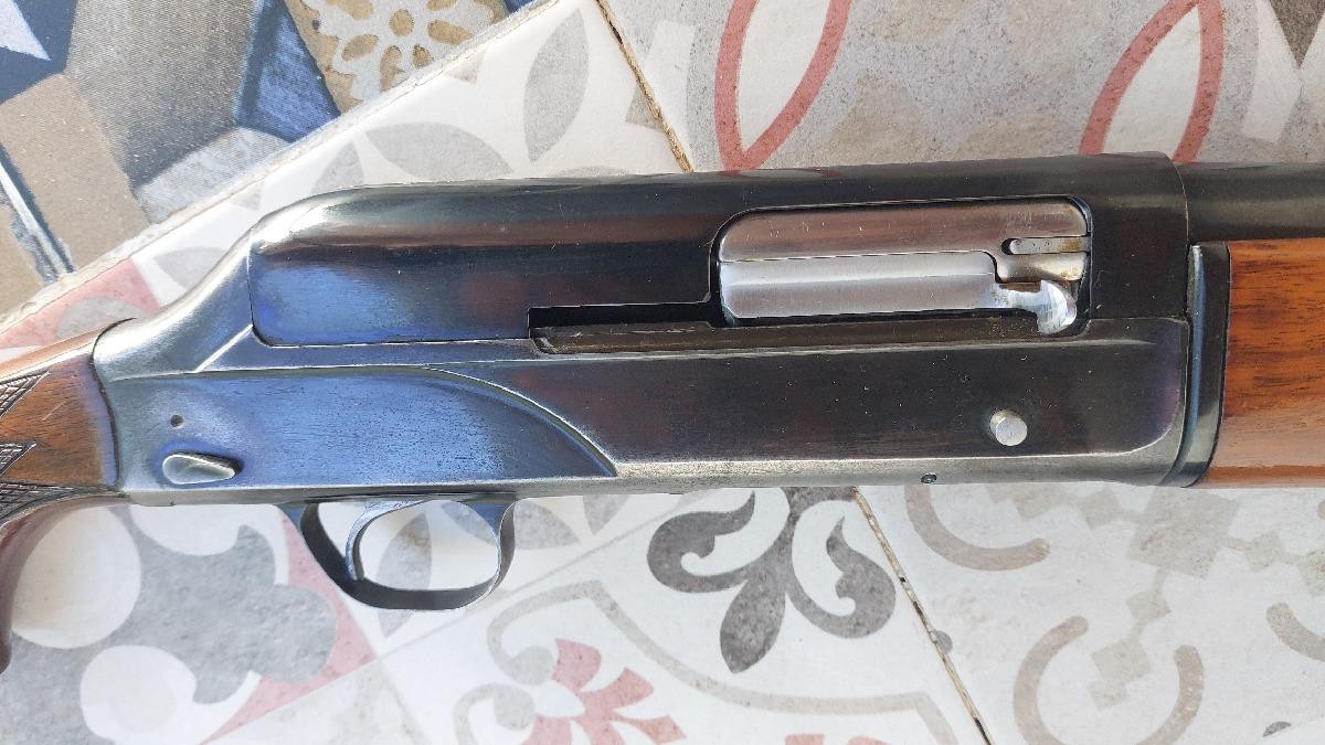 Escopeta Semiautomática Breda