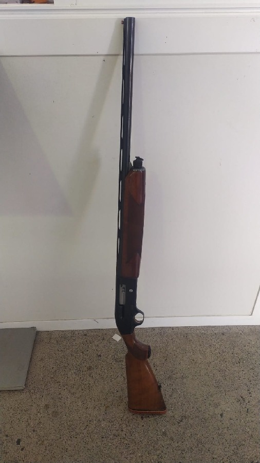 Escopeta Semiautomática Beretta 302