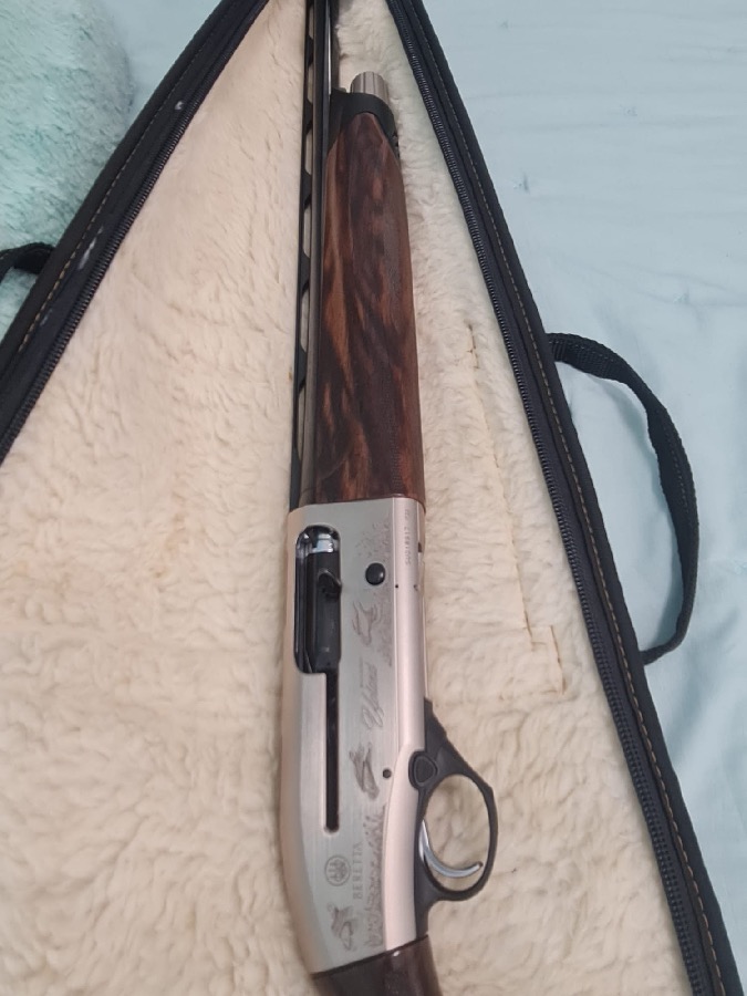 Escopeta semiautomática Beretta A400 Upland 71
