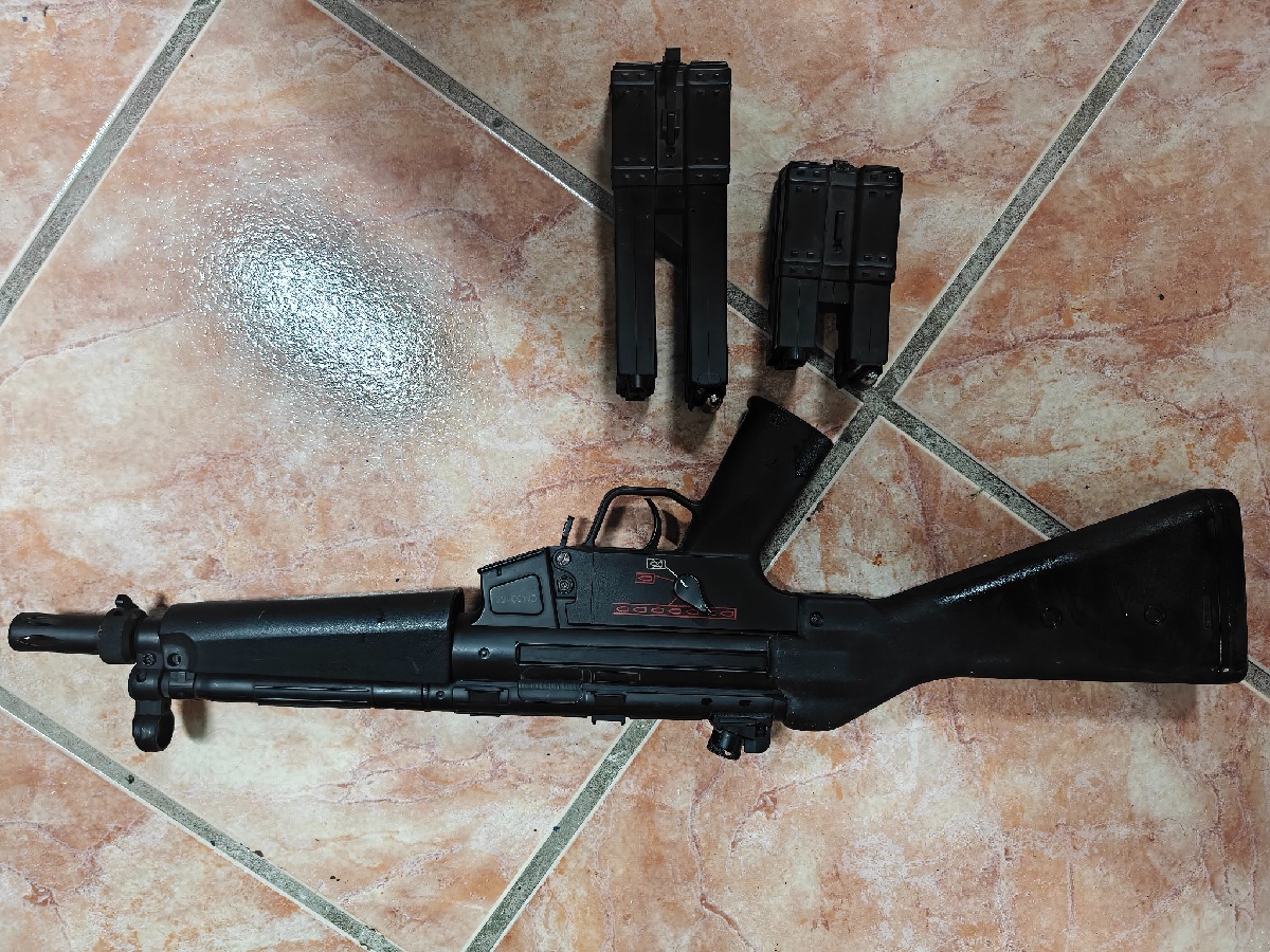 MP5 Cyma Airsoft 2 Cargadores